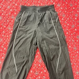lululemon Black Lightweight License to Train Track Pants Reflective Trim Size 6